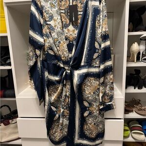 Fashion Nova Navy and Gold Paisley Kimono